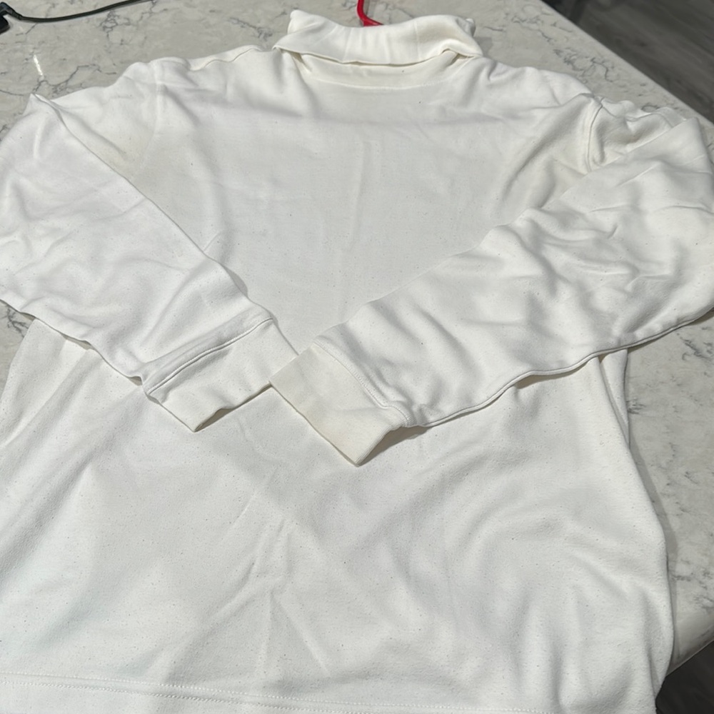 TURTLE NECK ALL WHITE